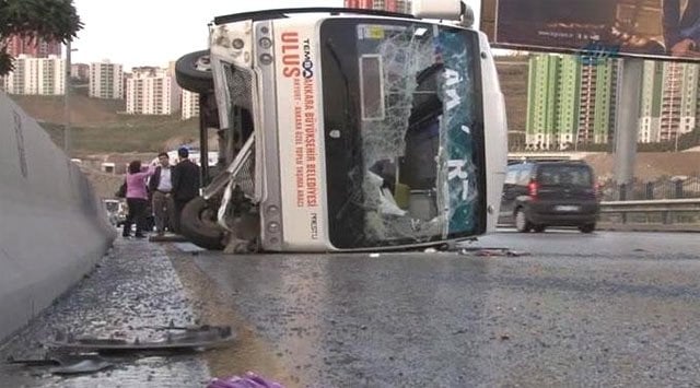 Yolcu Otobüsü devrildi:5 yaralı