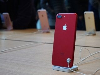 iphone-7-nin-kirmizi-modeli-satisa-sunuldu.jpg