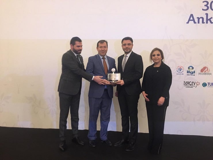 Özbek'e 'Ankara'ya Değer Verenler' ödülü. 1