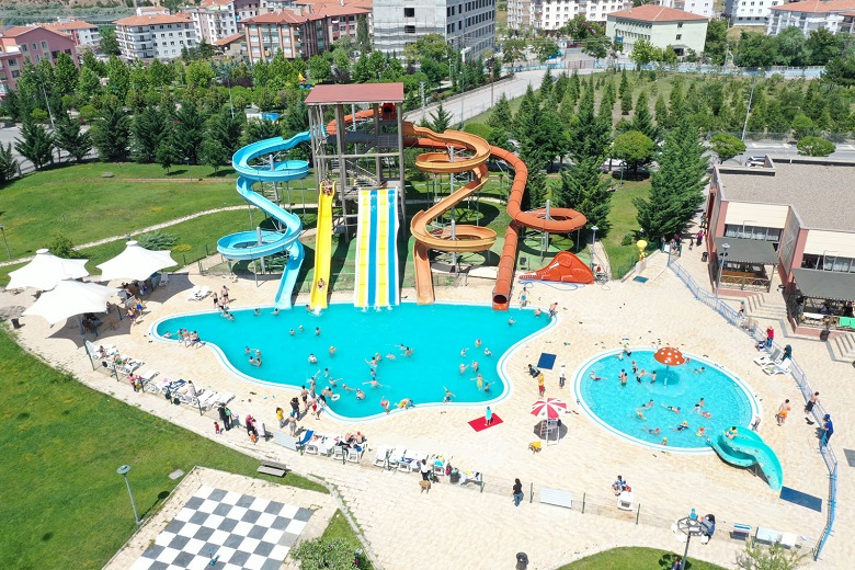 Ankara’da tatil Su Parkı’nda güzel