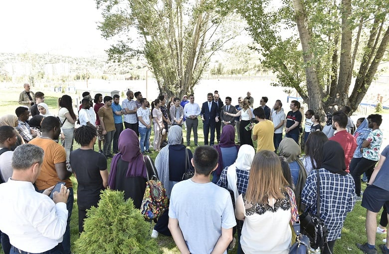 35 ülkeden öğrenci Millet Bahçesi’nde buluştu
