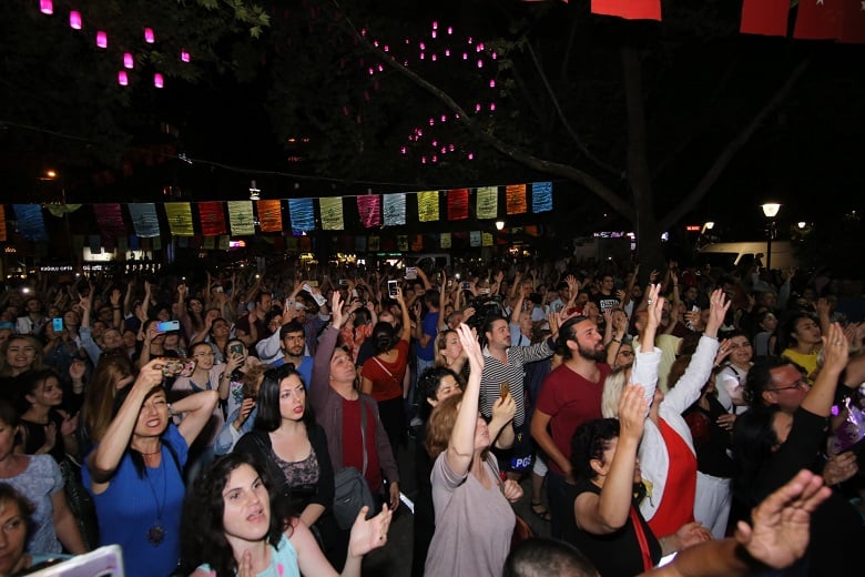 Yaz Konserleri Kuğulupark'ta Başladı 1 Yaz Konserleri Kuğulupark'ta Başladı 1