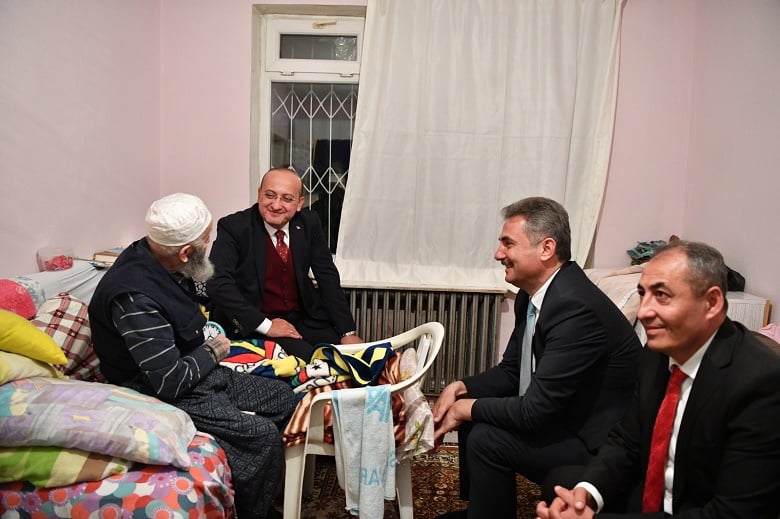 Akdoğan ve Köse’den Mamak’ta ev ziyareti