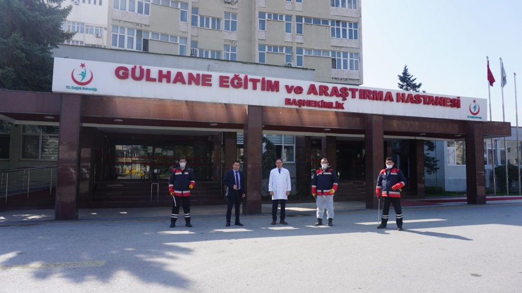 Pursaklar Belediyesi devlet hastanelerini dezenfekte ediyor 2