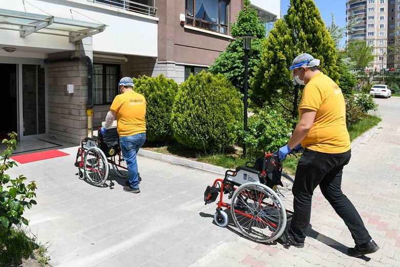Engelliler haftasına özel tekerlekli sandalye desteği