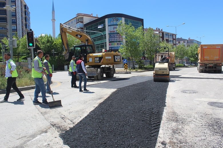 Büyükşehir'den Akyurt'a 675 ton asfalt 4