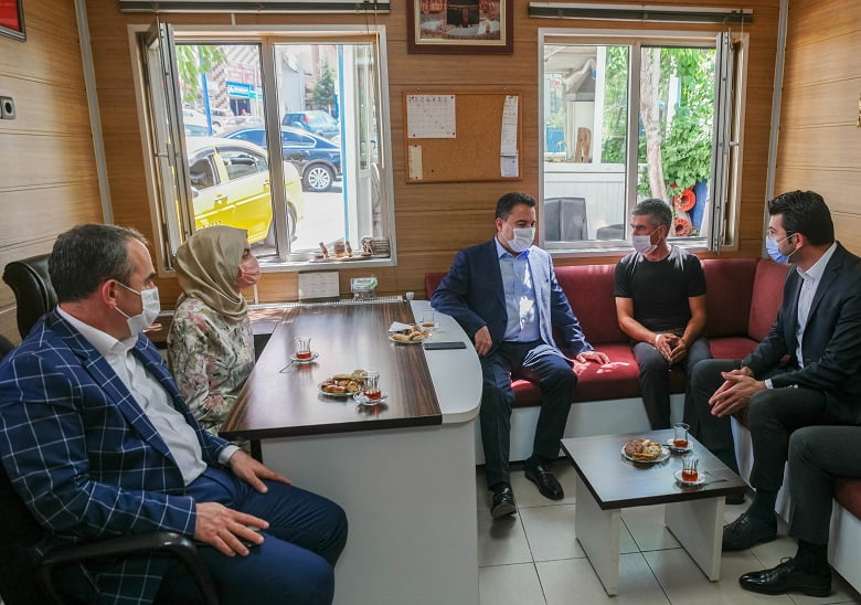 DEVA Partisi Genel Başkanı Ali Babacan’dan esnaf ziyareti 4