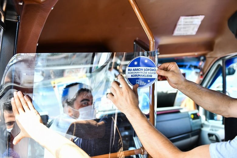 Büyükşehir dolmuşcu esnafına şeffaf panel uygulaması başlattı 1 Büyükşehir dolmuşcu esnafına şeffaf panel uygulaması başlattı 1
