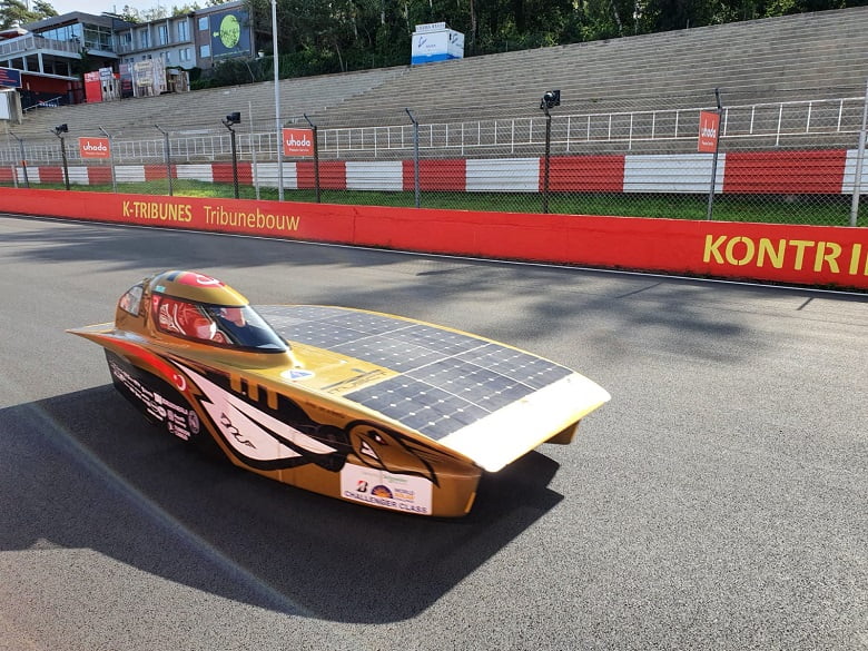 Araba yarışları dünyasında bir ödül de İTÜ Güneş Aracına 1