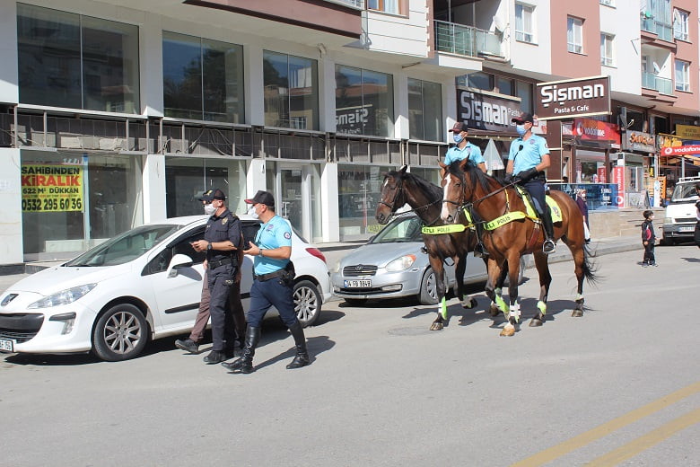 Polis atlı birlikleri Akyurt sokaklarında 9