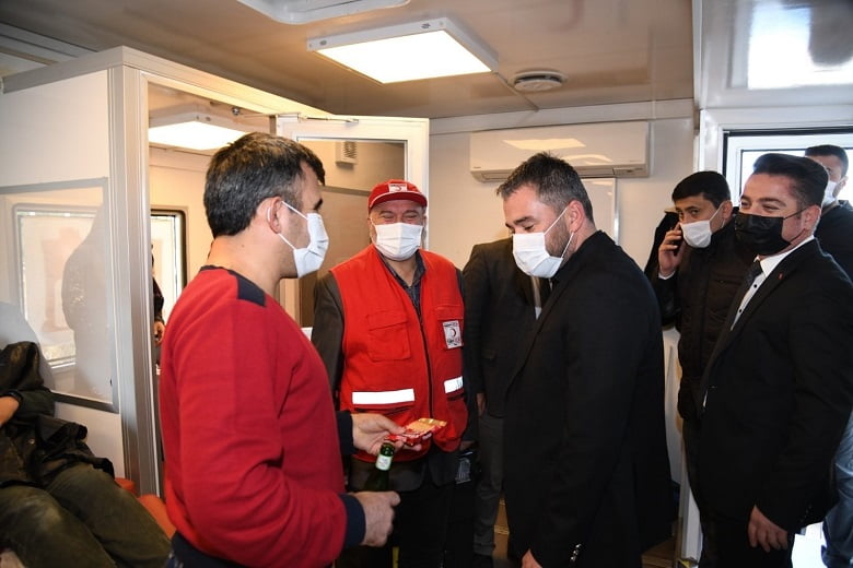 Pursaklar Belediye Başkanı Ertuğrul Çetin'den Kızılay'a Anlamlı Destek 11
