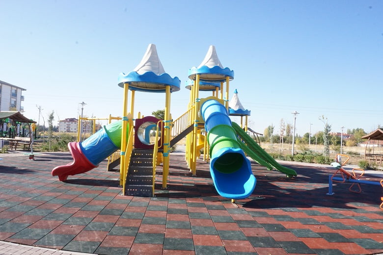 Akyurt Belediyesi parkları yeniledi 11