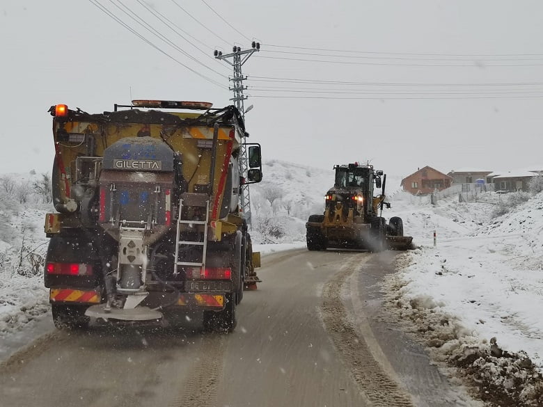 Türkiye'de bir ilk: Mansur Yavaş karla mücadele çalışmalarını canlı konum ve güzergahlarıyla yayınladı 8