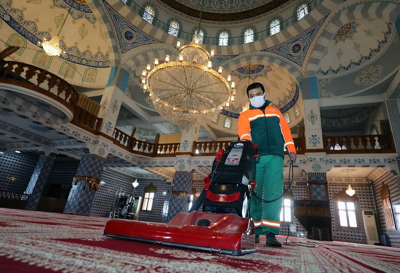 Çankaya’da camilere ramazan temizliği