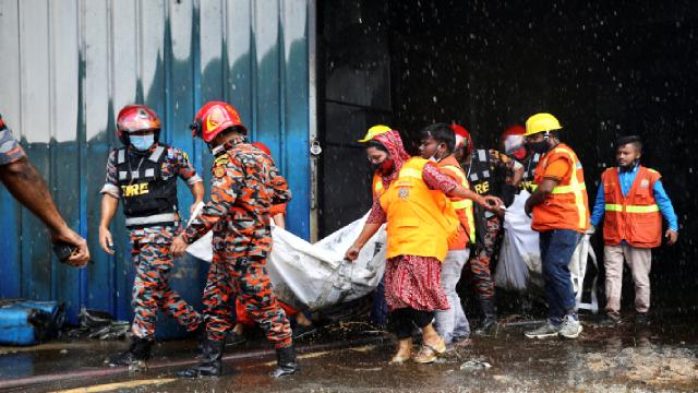 Bangladeş’te fabrika yangını! Çok sayıda ölü…