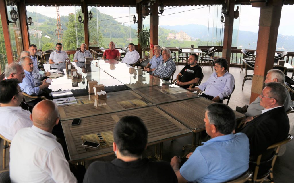 Rize’de Başkan Metin muhtarlarla istişarede