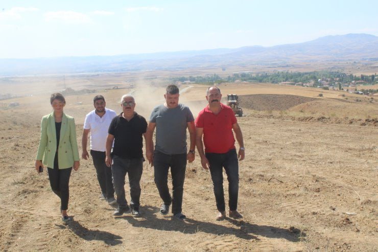Büyükşehir Akyurt'ta yeni mezarlık alanı için çalışmalara başladı 1