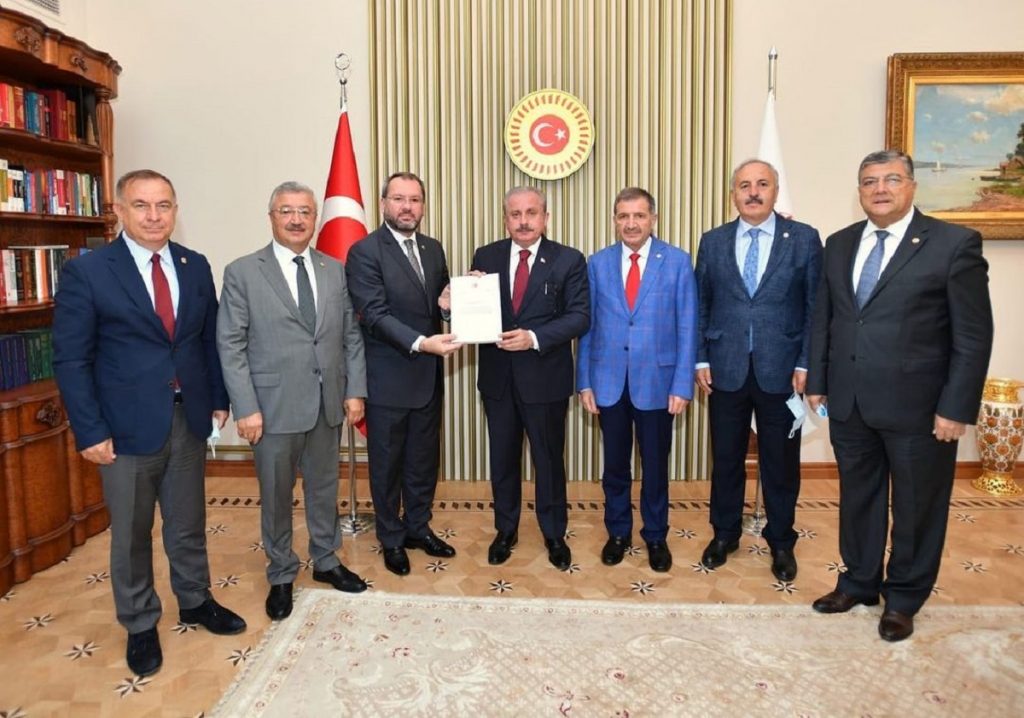 Deprem araştırma komisyonu Kocaeli Büyükşehir’in projelerini örnek gösterdi