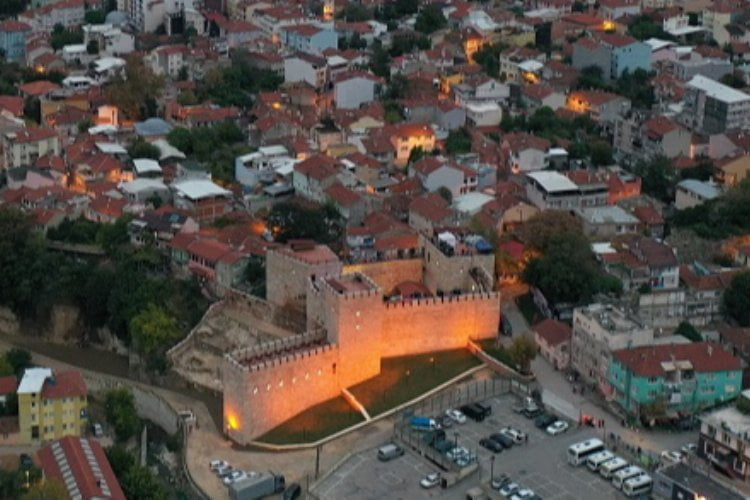 Bursa’nın 2 bin 300 yıllık zindanı sanata açıldı