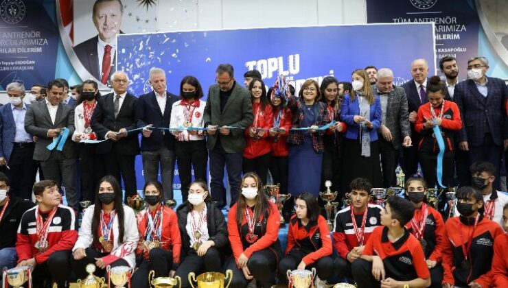 Gaziantep’e 9 yeni spor tesisine ‘Bakan’lı açılış