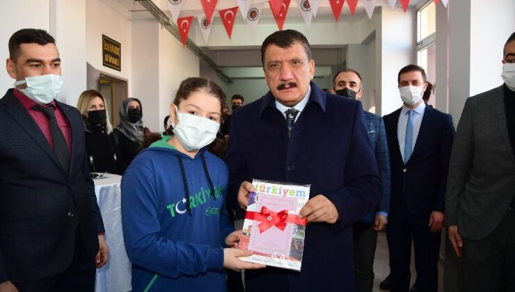 Malatya Türkiyem Ortaokulunda kütüphane açıldı