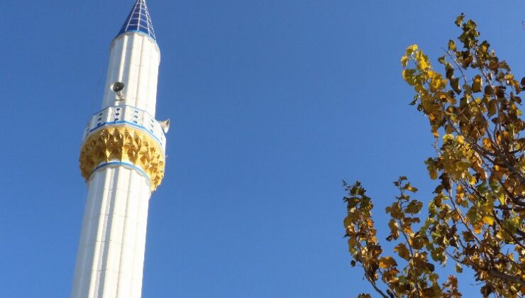Manisa’da depremde hasar gören minare yenilendi