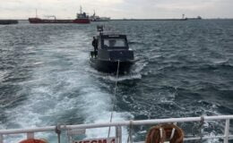 İstanbul Selimiye açıklarında sürüklenen tekne kurtarıldı