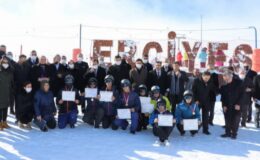 Kayseri’de suça sürüklenen çocuklara kayak eğitimi