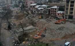 Kocaeli Cedit’te 373 bina yıkıldı, kira yardımı yapıldı