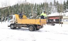Kocaeli Gebze’de otoparklar kardan temizleniyor