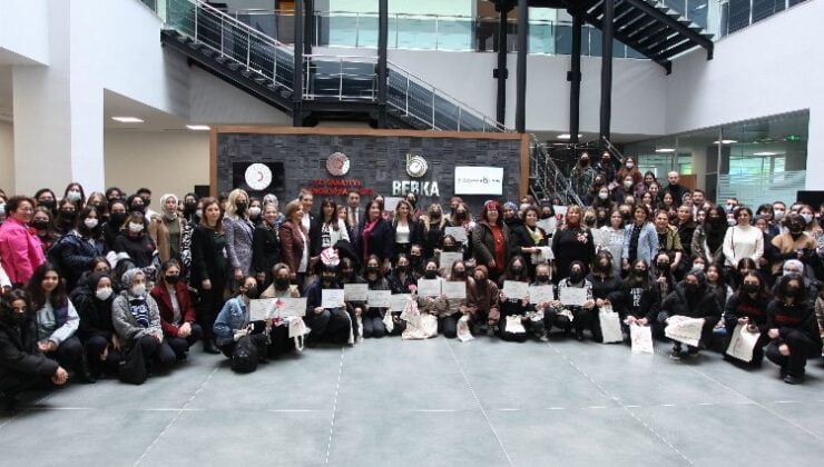 Bursa’da 22 girişimci kadın gençlerle buluşuyor