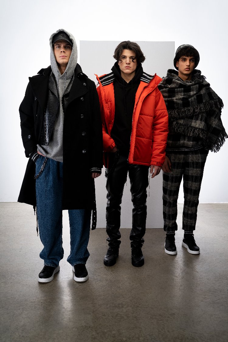 Fashion Week İstanbul'da göz alıcı defile 2 Fashion Week İstanbul'da göz alıcı defile 2