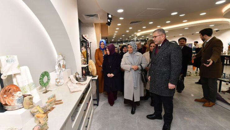İstanbul Üsküdar’da Kerem Görsev’li ÜSMEK açılışı