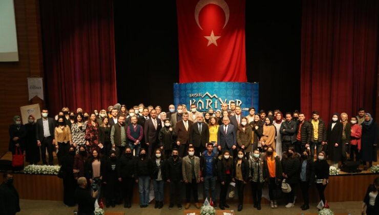 Kayseri’de Büyükkılıç’tan üniversite öğrencilerine: “Kariyer Merkezimiz ile mutlaka tanışın”