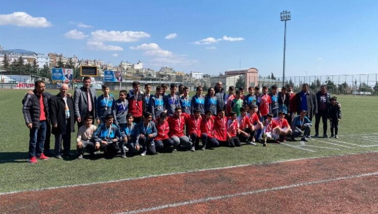 U-14’te şampiyon olan takım Kilis Belediyespor oldu