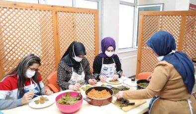 Pursaklar’da Hanımlar Ramazan Bayramına Hazırlanıyor