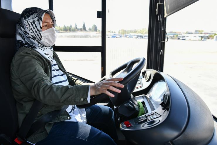 Büyükşehir Belediyesi kadın otobüs şoförü alacak 1