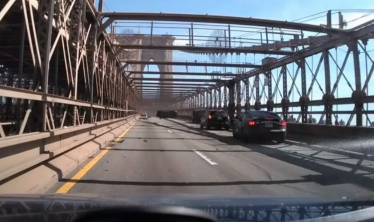 Brooklyn Köprüsünde feci kaza 1