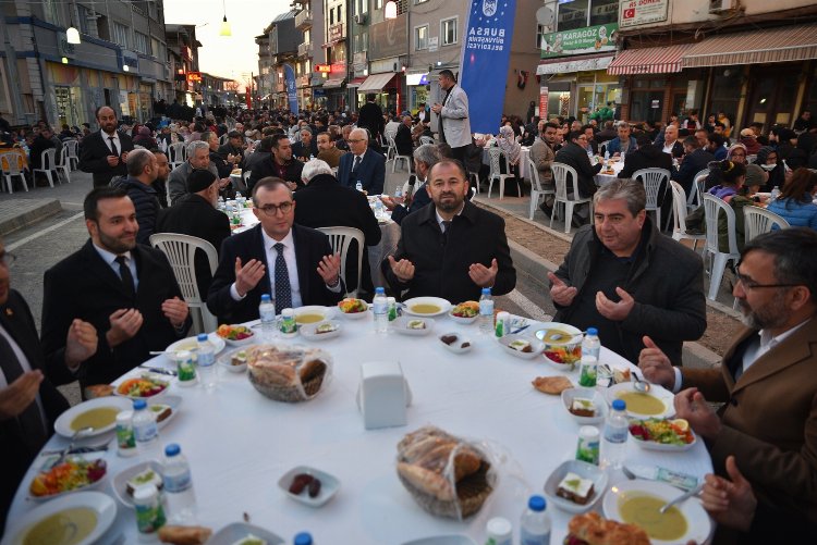 Bursa Orhaneli'de 'meydan' iftarı 1