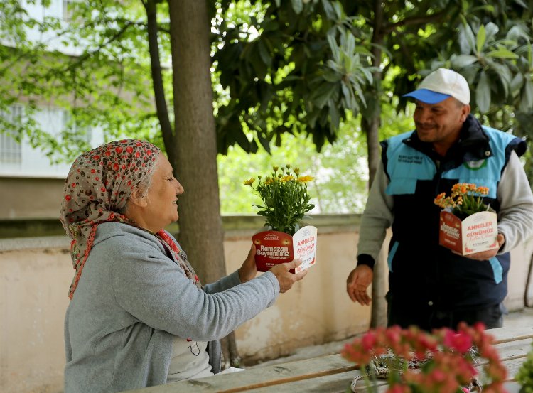 Gaziantep'te 3 bin 150 anneye renkli ve tatlı sürpriz 1