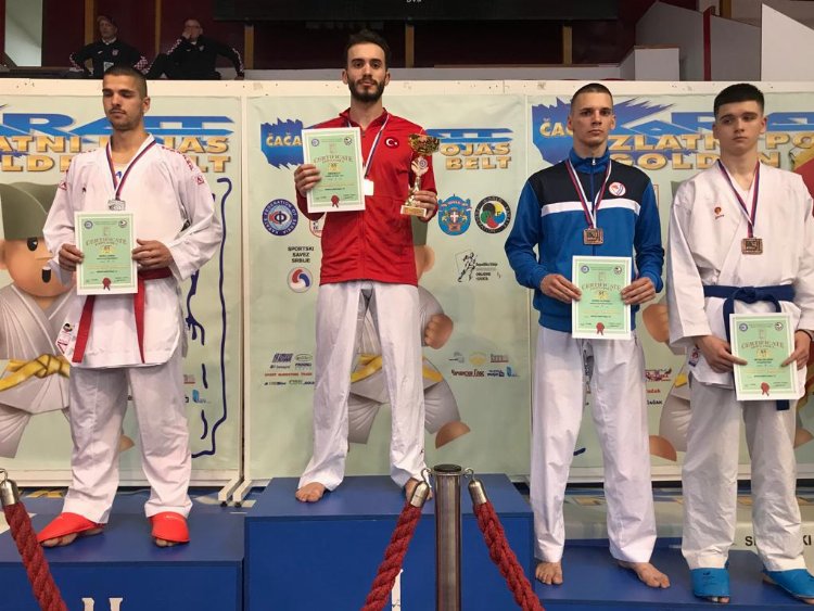 Kağıtsporlu karateciler Golden Belt’den 4 madalya çıkarttı 1