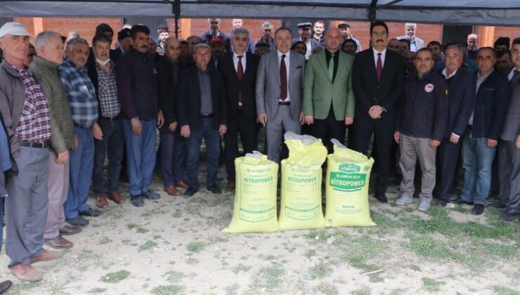 Manisa Selendili üreticilere 30 bin 5 kilogram gübre dağıtıldı