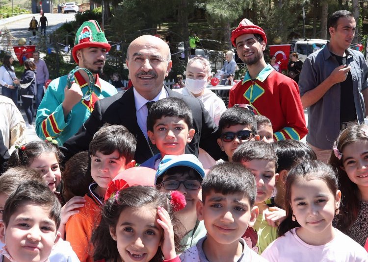 Mardin Valisi Demirtaş, tekne orucu tutan çocuklar ile bir araya geldi 4