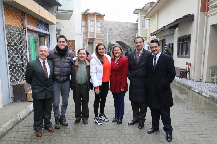 Özge Borak, Leyla Atakan'ı canlandırıyor 2 Özge Borak, Leyla Atakan'ı canlandırıyor 2