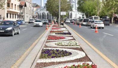 Başkent Ankara 19 Mayıs’a rengarenk çiçeklerle hazırlanıyor