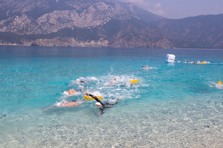 Antalya Kemer'de yüzme şampiyonları belli oldu 1