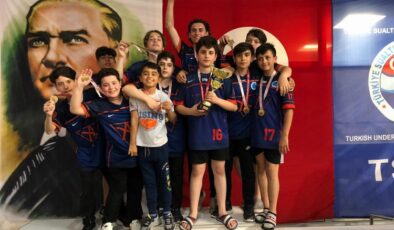 Bursa’ya en büyük gururu yaşattılar! İlk kez Türkiye Şampiyonu Bursa’dan çıktı!