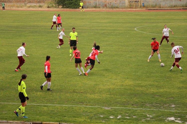 Hatay Büyükşehir Belediye Başkanı Savaş: Kadın varsa fair-play var 1 Hatay Büyükşehir Belediye Başkanı Savaş: Kadın varsa fair-play var 1