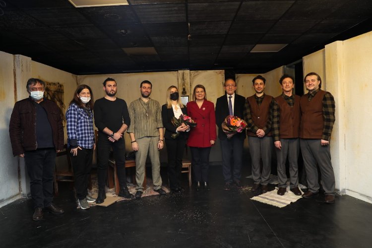 Kocaeli İzmit Belediye Tiyatrosu ilk oyunuyla uluslararası tiyatro ödülü kazandı 2