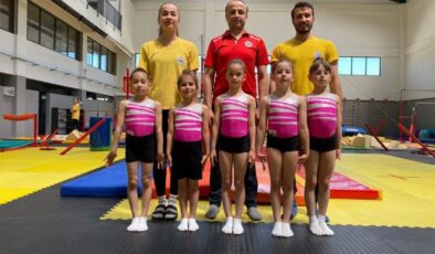 Kocaeli İzmit Belediyesporlu jimnastikçiler yarı finalde